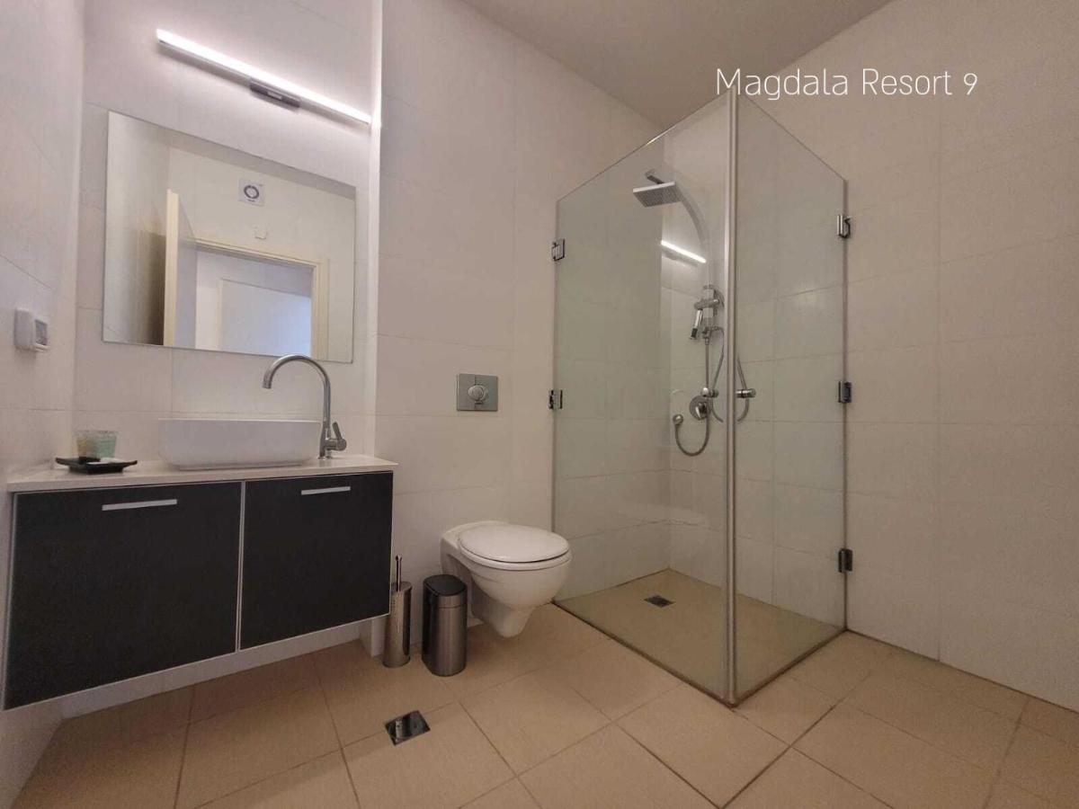 Yalarent Magdala Resort- Luxury Suites With Pool Or Jacuzzi With Sea View Migdal Exterior photo