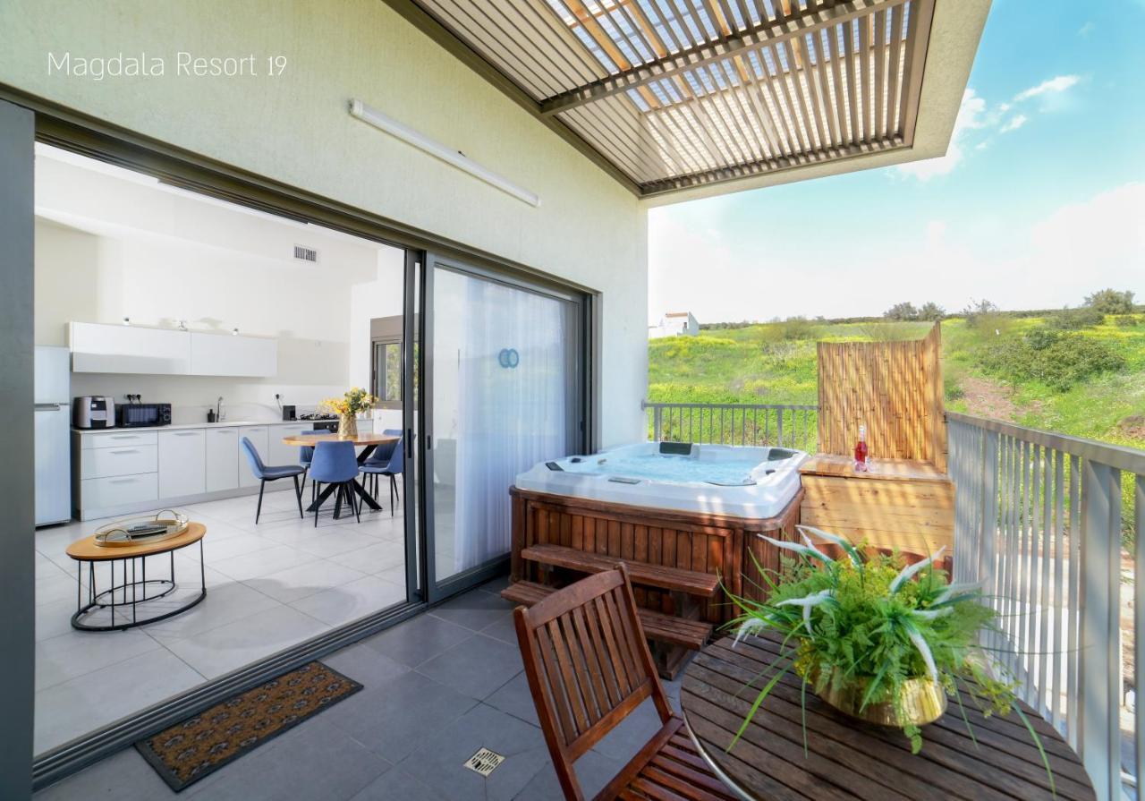 Yalarent Magdala Resort- Luxury Suites With Pool Or Jacuzzi With Sea View Migdal Exterior photo