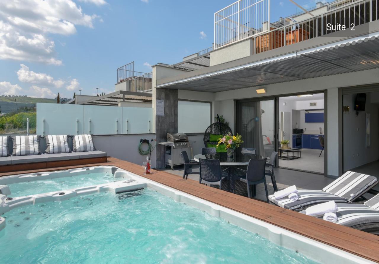 Yalarent Magdala Resort- Luxury Suites With Pool Or Jacuzzi With Sea View Migdal Exterior photo